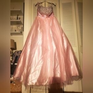 Like new w/garment bag! DAVID'S BRIDAL BEYOND prom dress